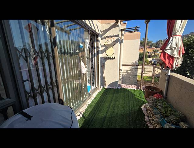 2 BEDROOM SECTIONAL TITLE FOR SALE IN GLENVISTA